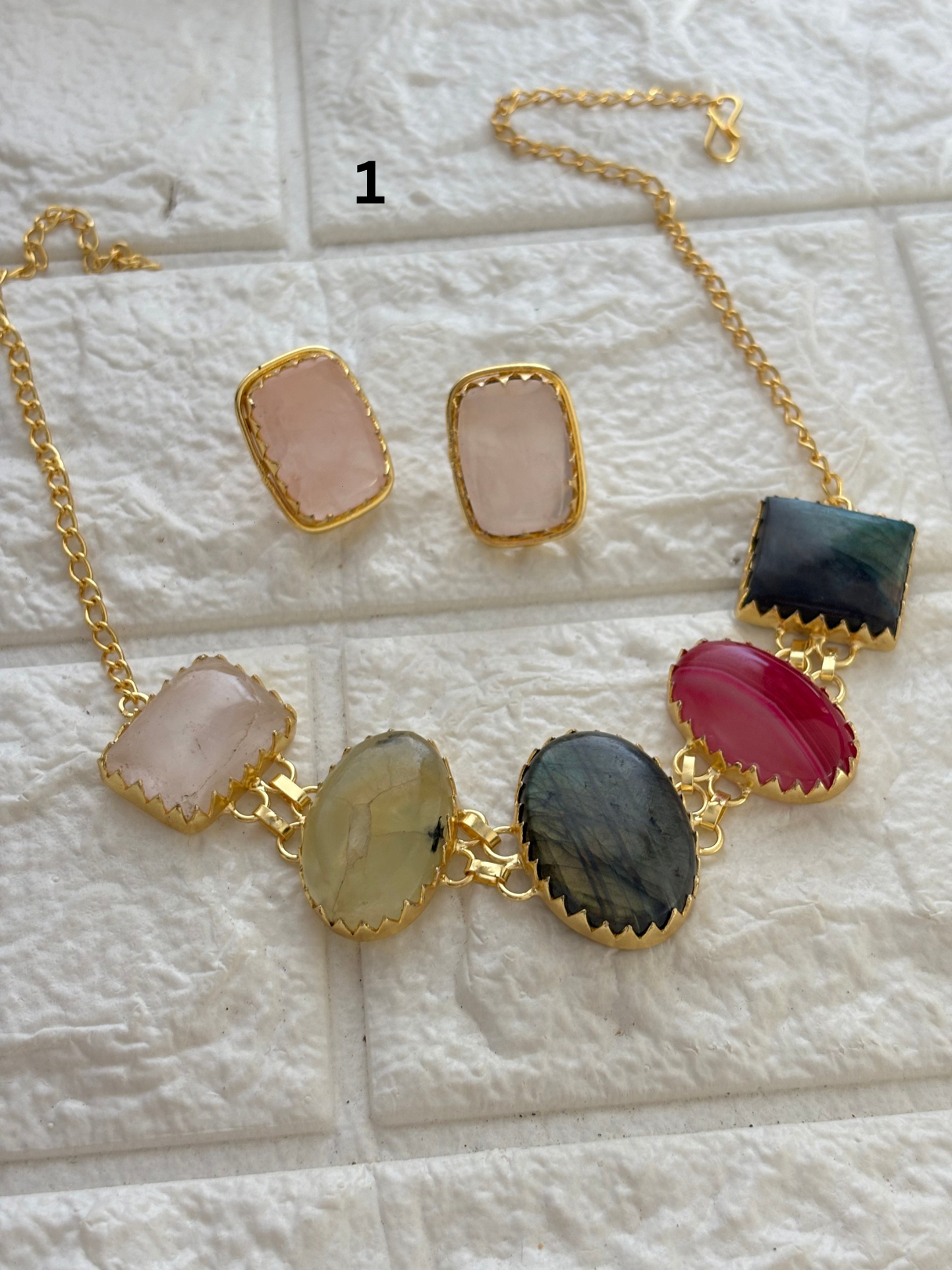 Queen Of Heart Choker Set- Brass