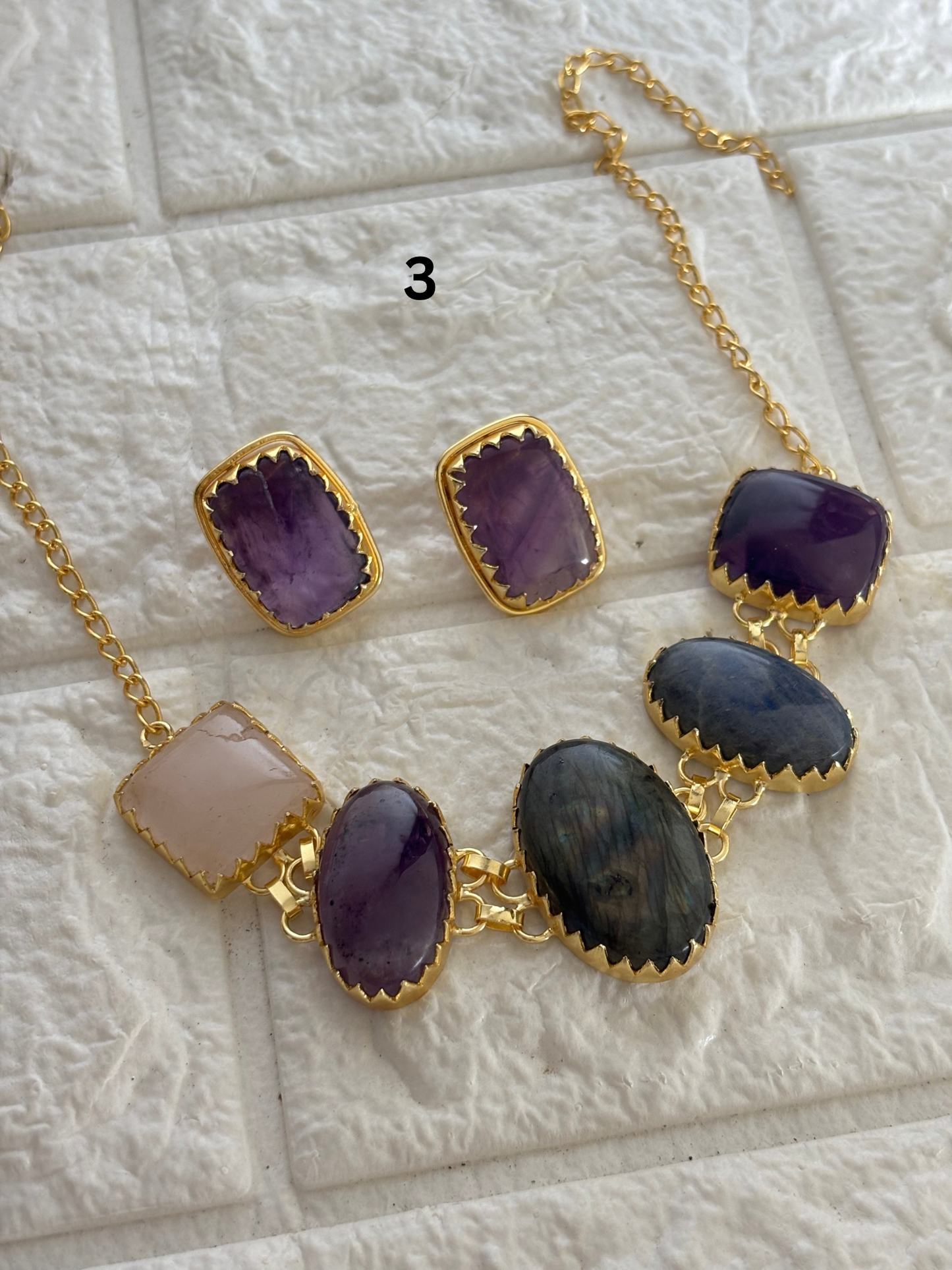 Queen Of Heart Choker Set- Brass