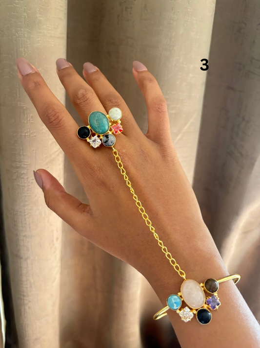 Lea Natural Stone - Hand chain Brass