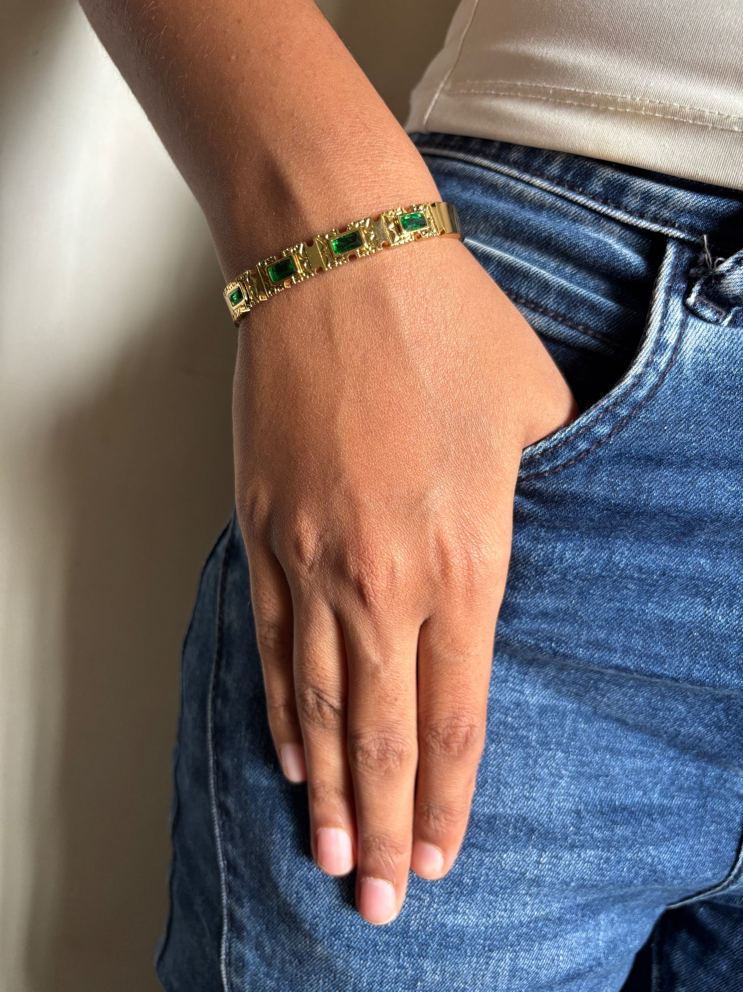 Regal Emerald Bracelet
