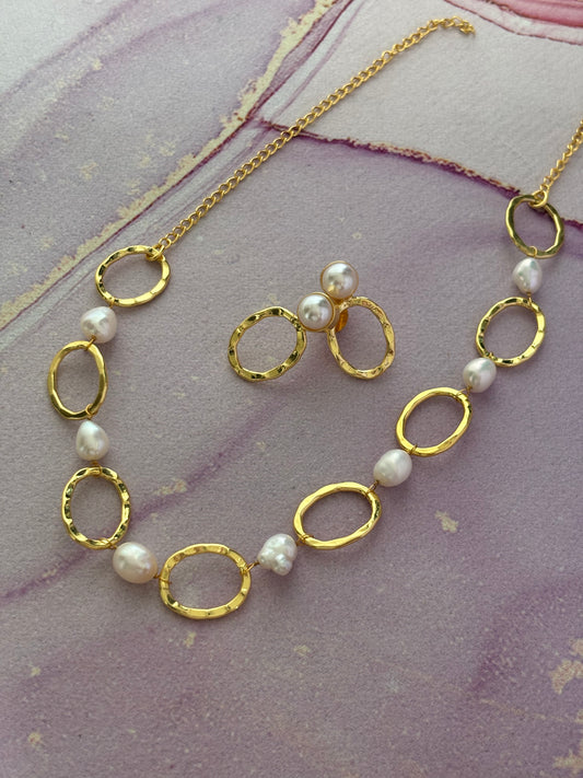 Pearl Cut-out Choker Set -Brass