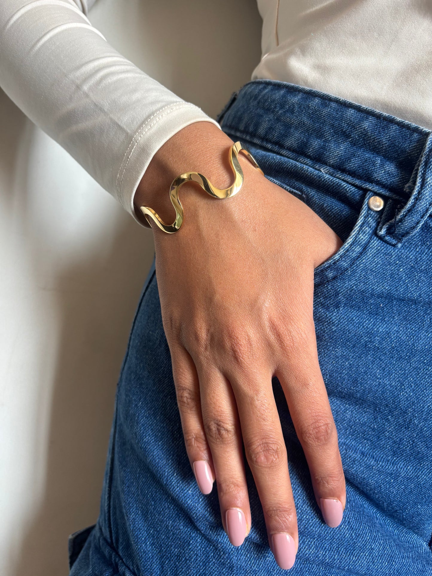 Noah Wavy Adjustable Bracelet