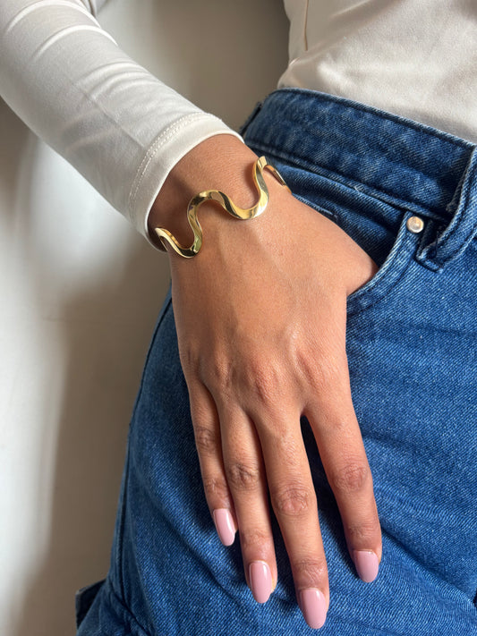Noah Wavy Adjustable Bracelet
