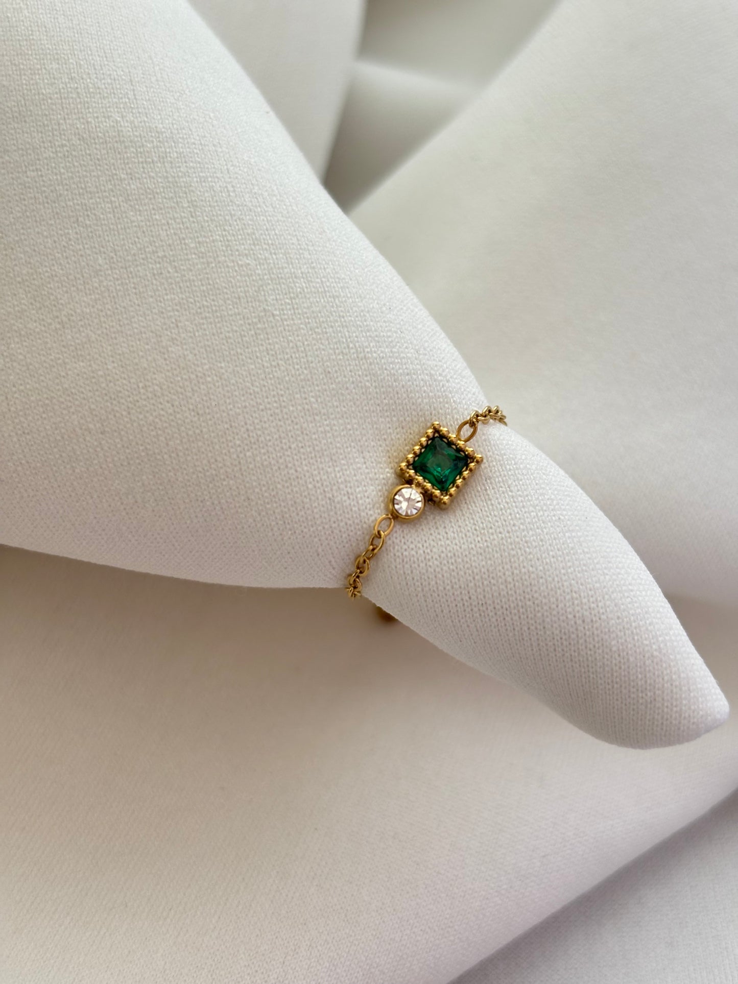 Emmy Pull Up Ring