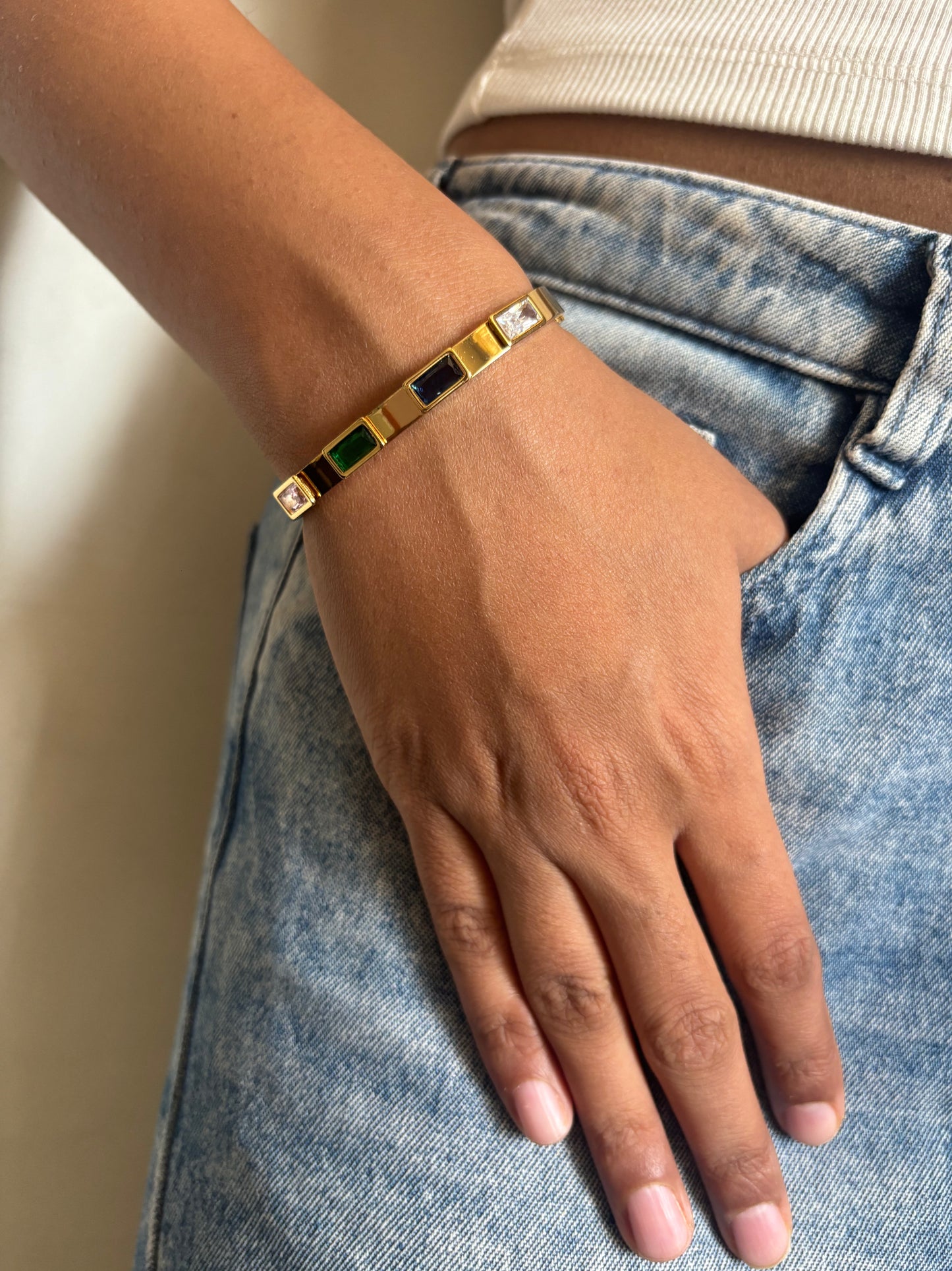 Colour-Sequence Bracelet