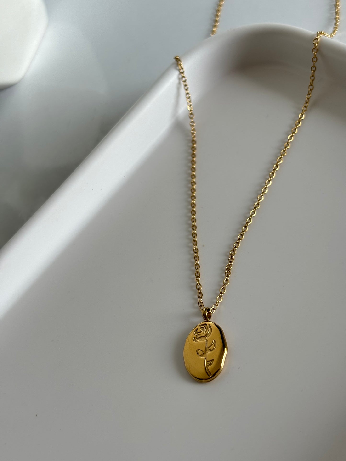 Rosette Necklace