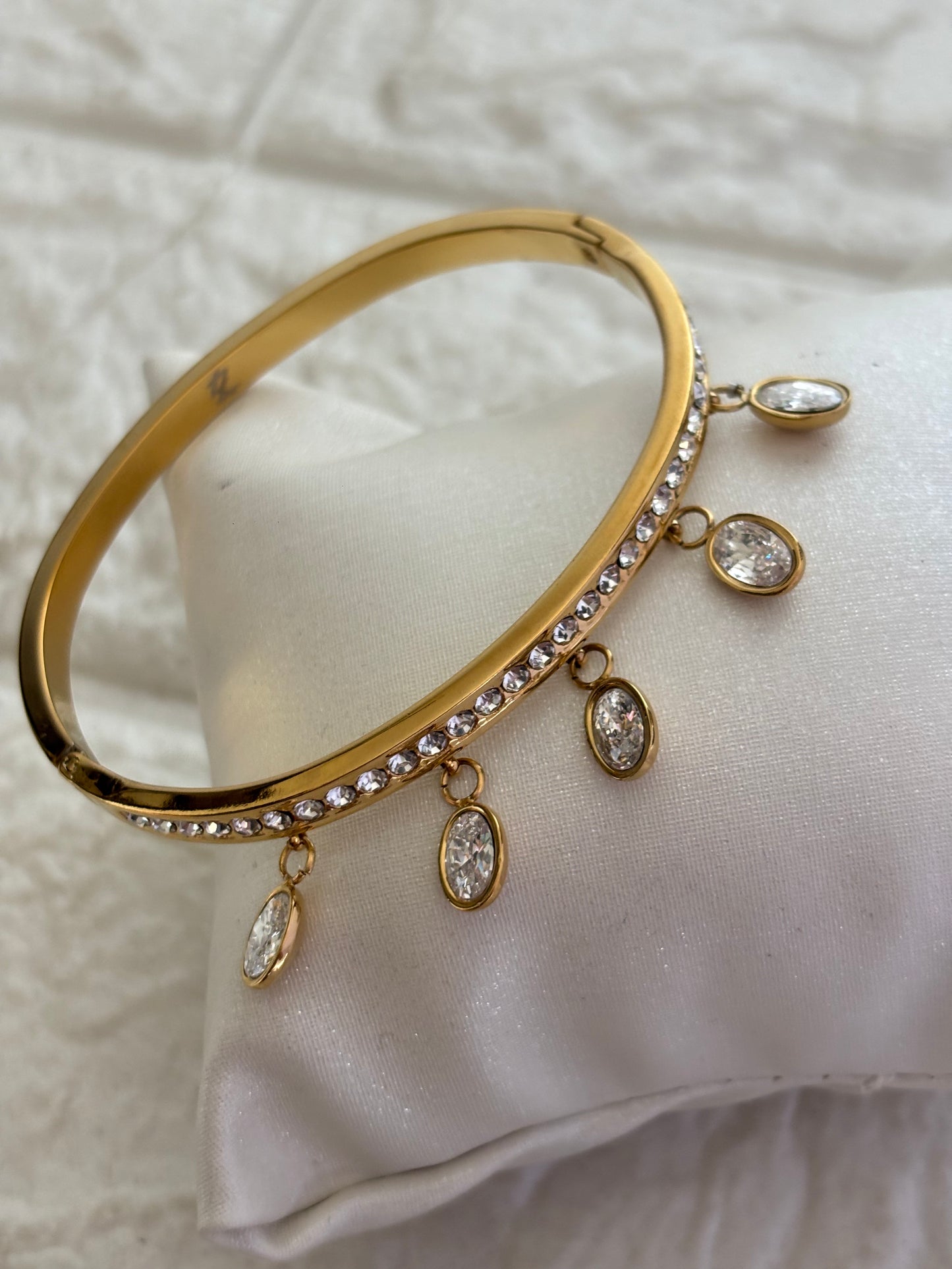 Oval Charm Bracelet - Small Size