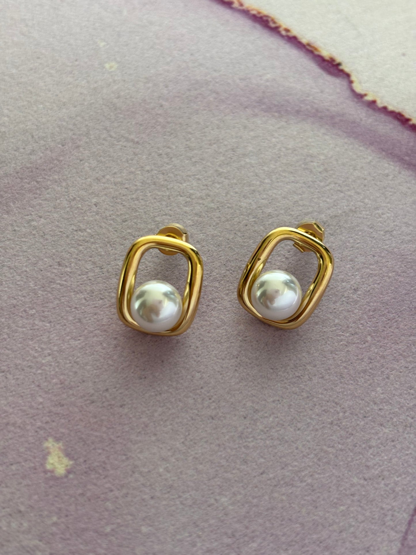 Demy Pearl Earrings