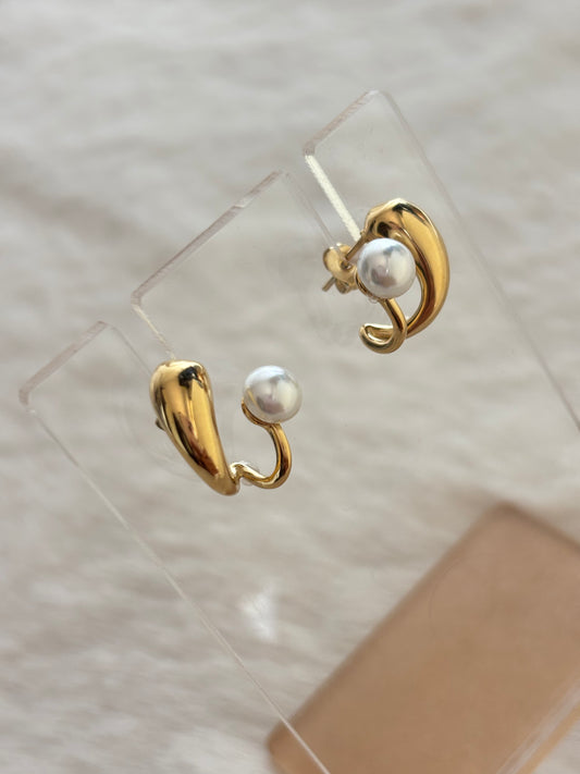 Ivory Earcuff