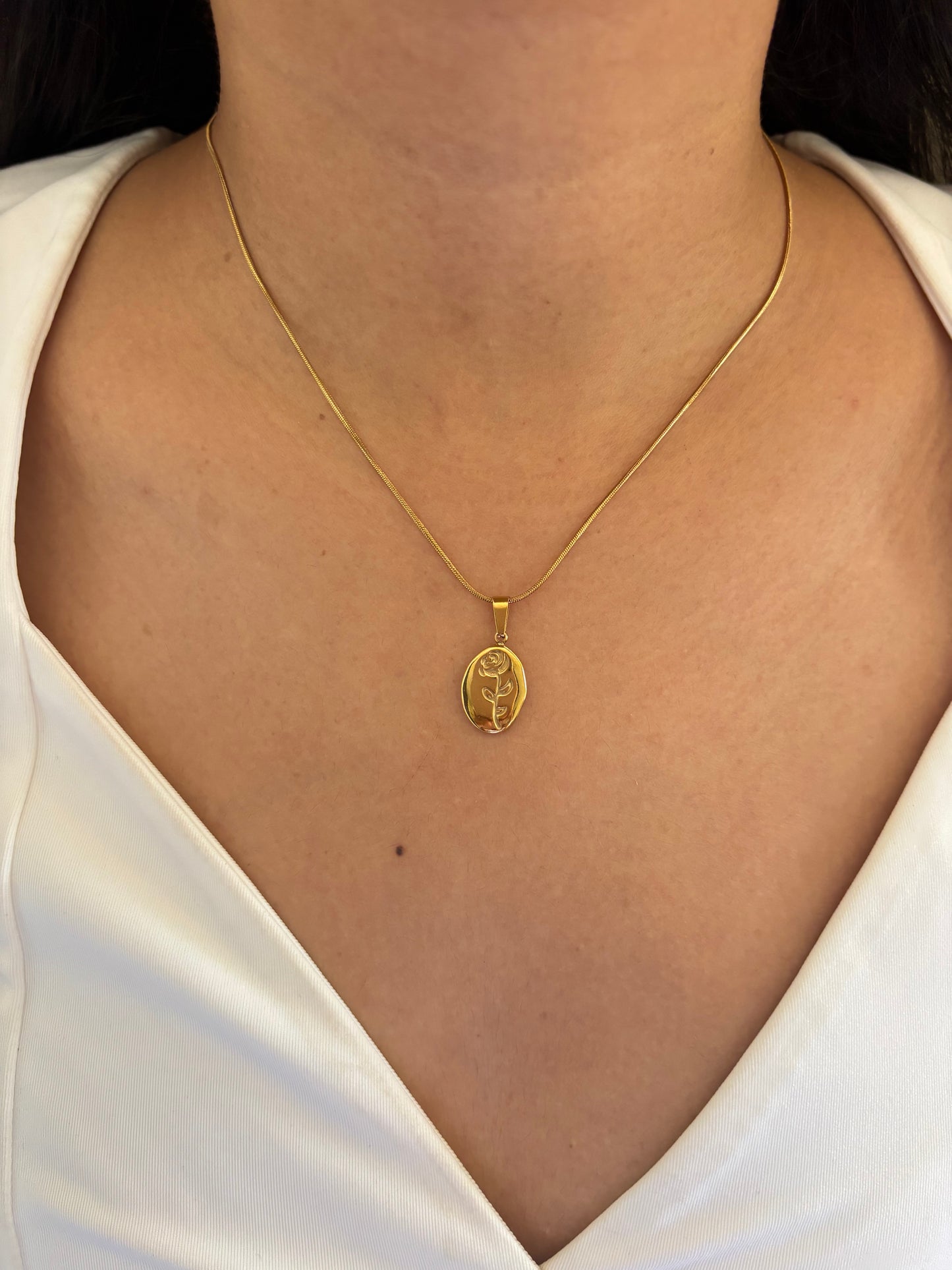 Rosette Necklace