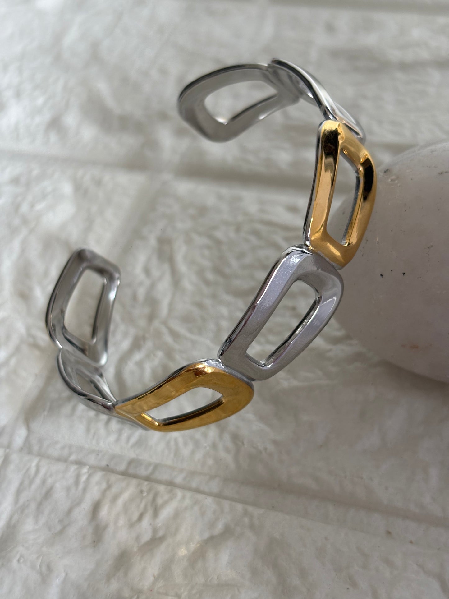 Dual Tone Cut-out Adjustable Cuff