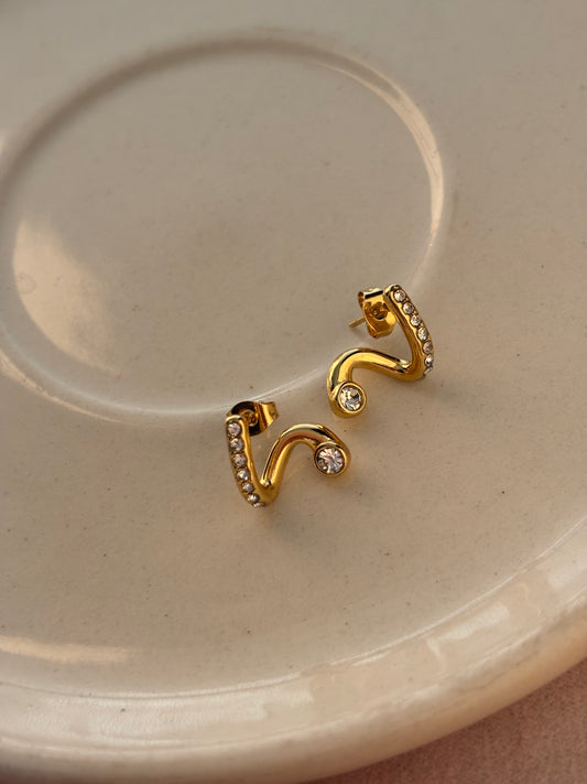 Swirl Studded Earcuff