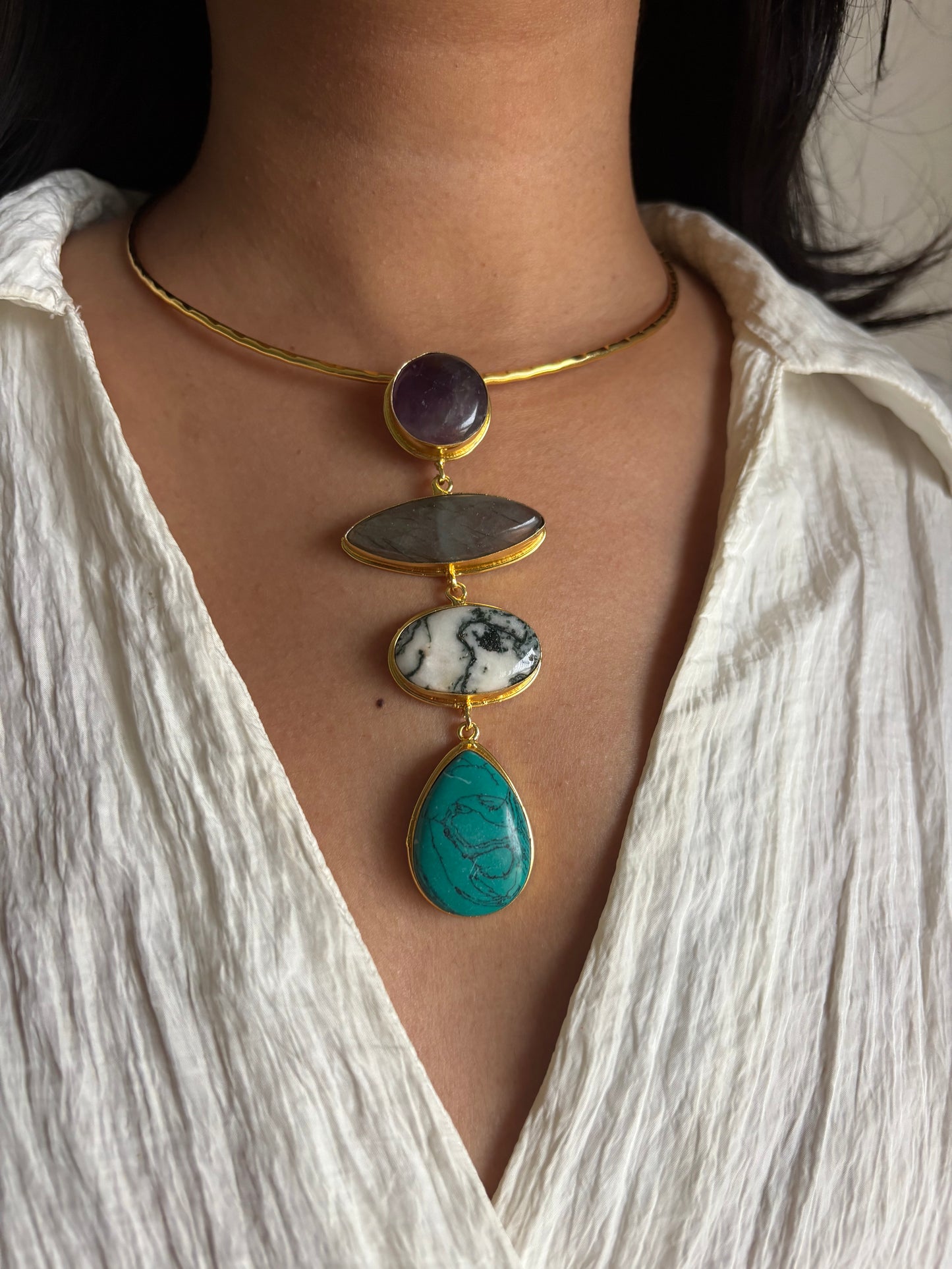 Isabelle Natural Stone Hasli Choker- Brass