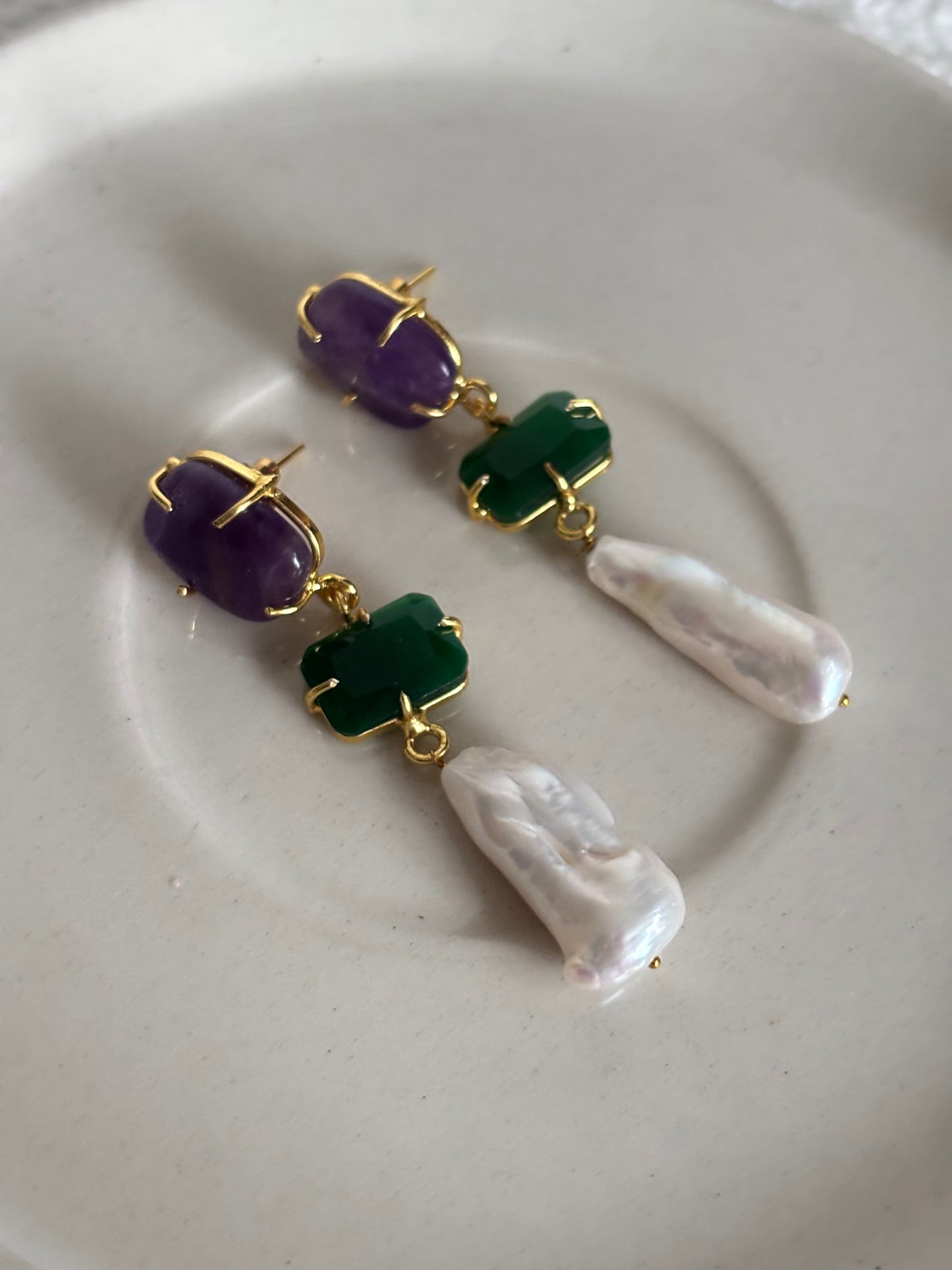 Pearl Color Natural Stone Dangler