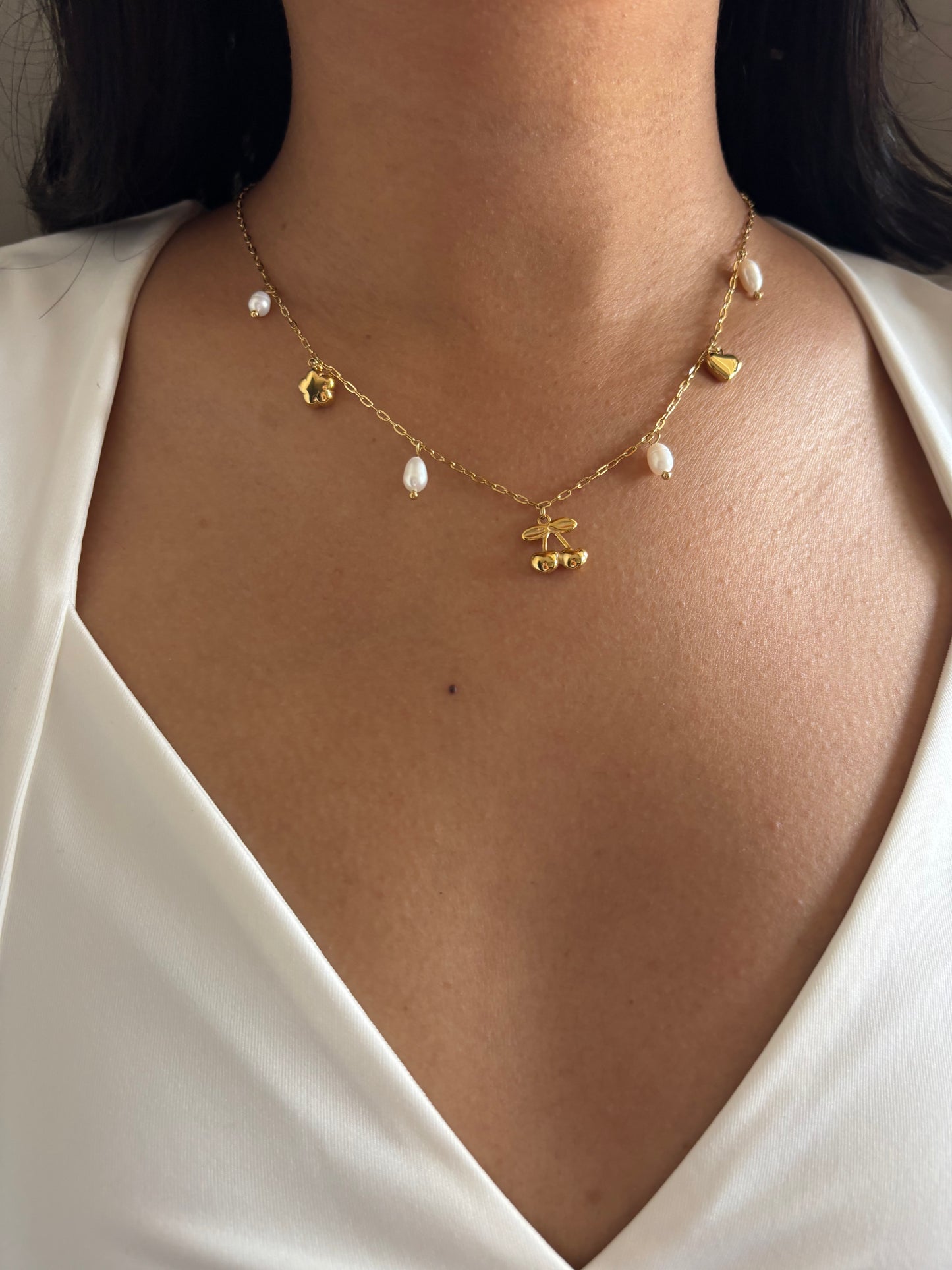 Cheryl pearl Charm Necklace