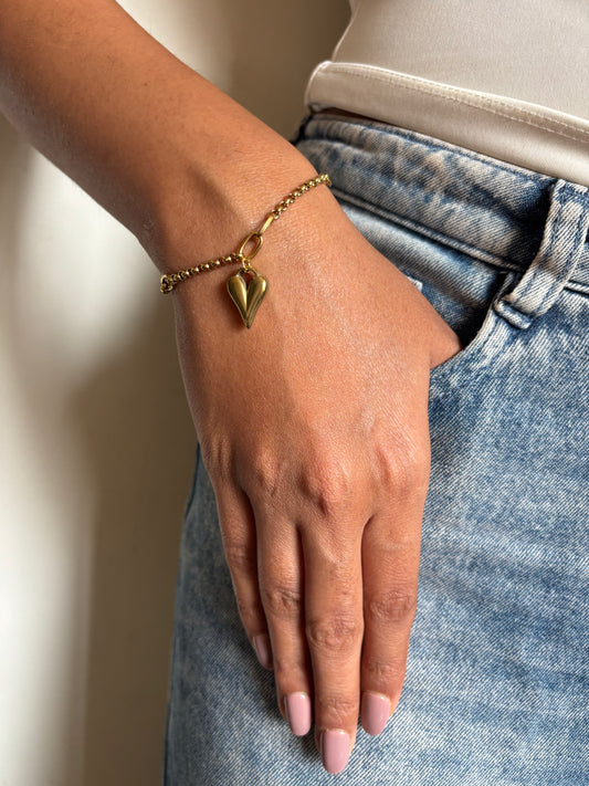 Sweep Heart Charm Bracelet