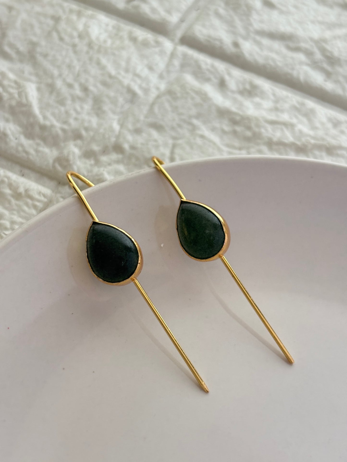 Natural stone Earcuff -Brass