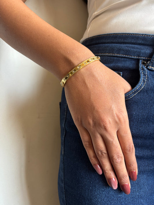Stellar Clear Studded Bracelet