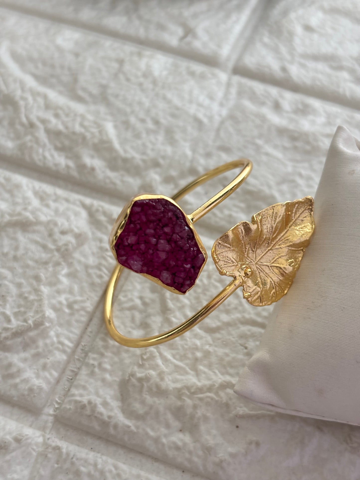 Leaf Brass Natural Stone-Brass (pink)