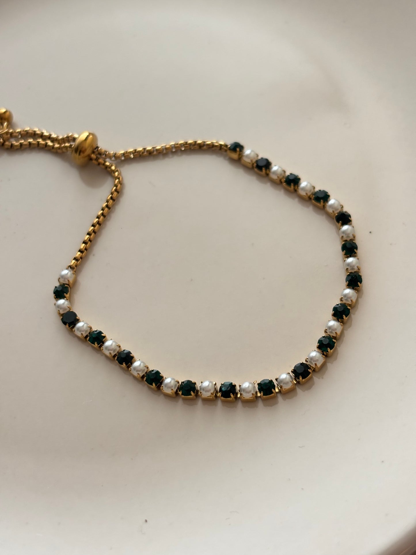 Pearl-Emerald Pull up Bracelet