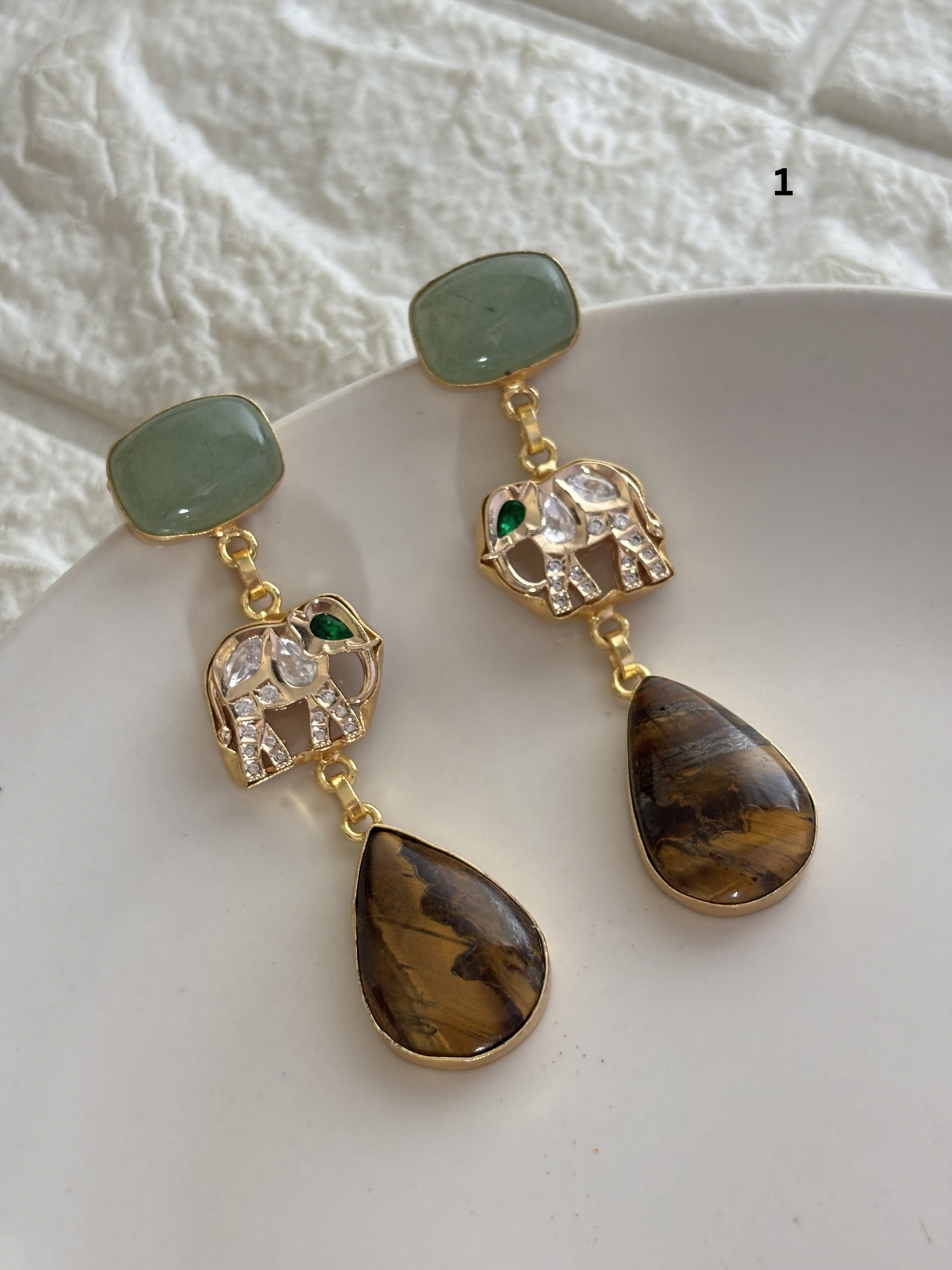 Elenor Fusion Dangler Brass