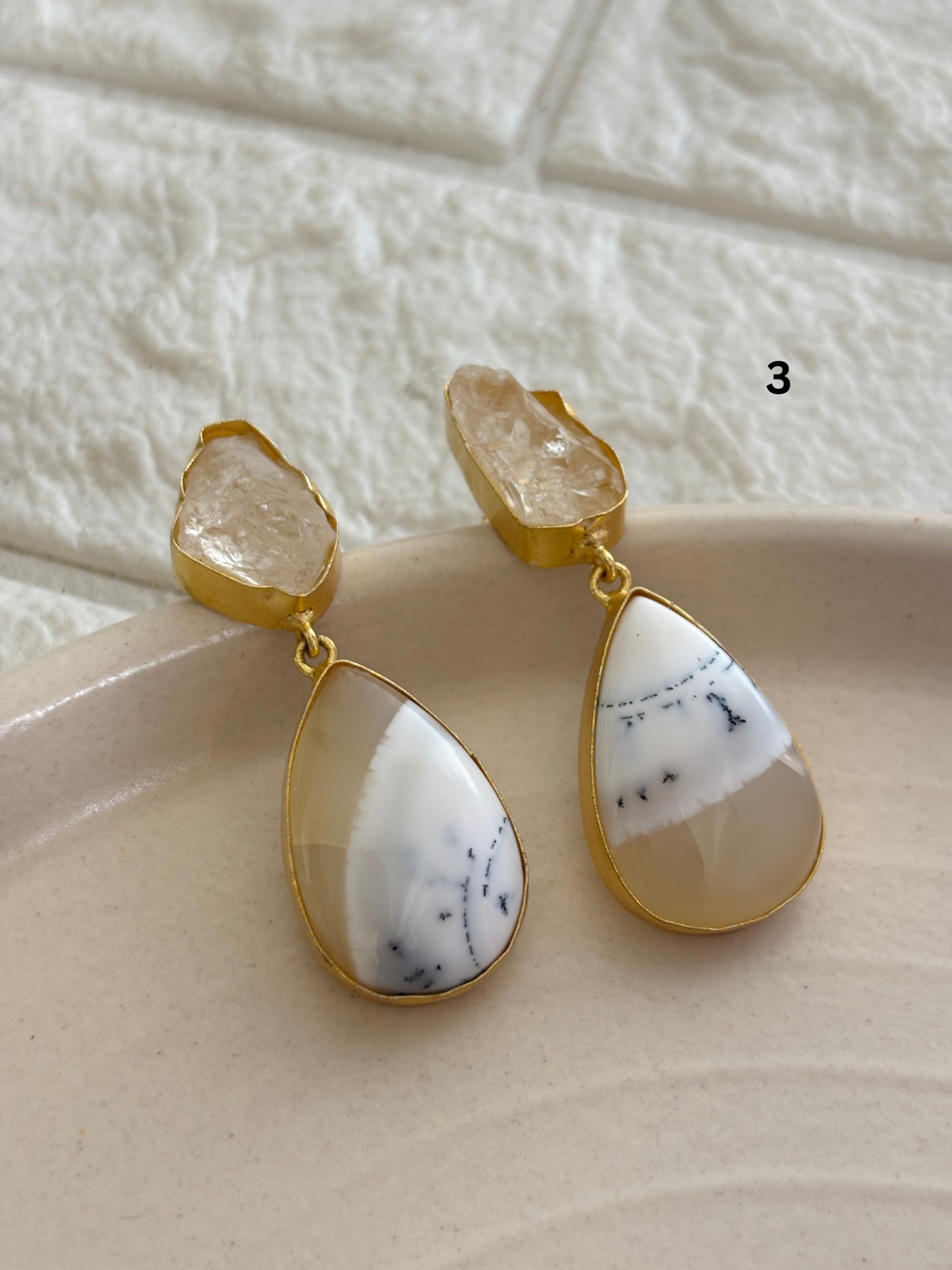 Amor Natural Stone Earring - Brass