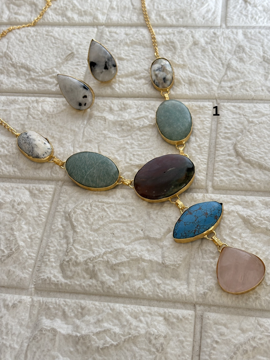 Queen Statement Y-Necklace Set Brass