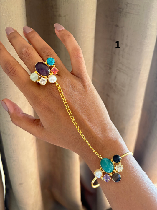 Lea Natural Stone - Hand chain Brass
