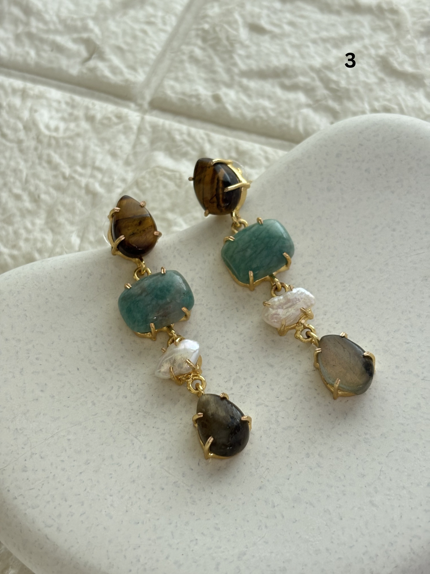 Pearl Color Natural Stone Dangler
