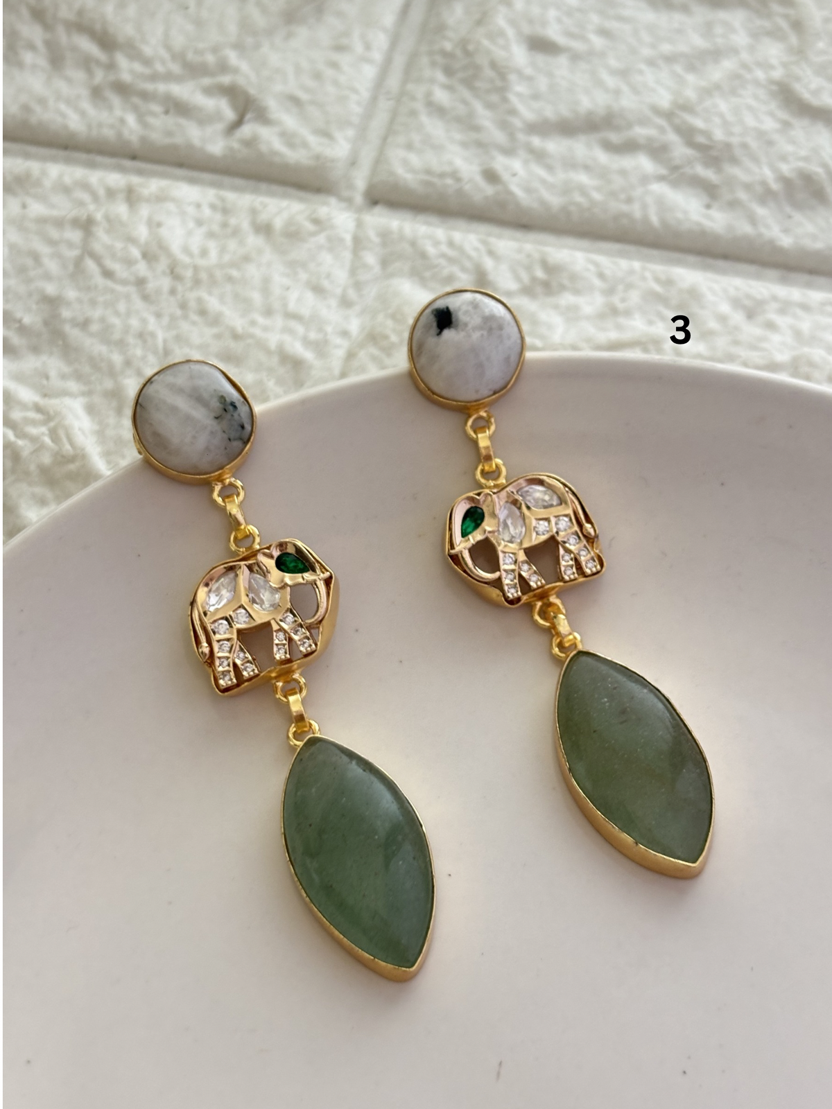 Elenor Fusion Dangler Brass