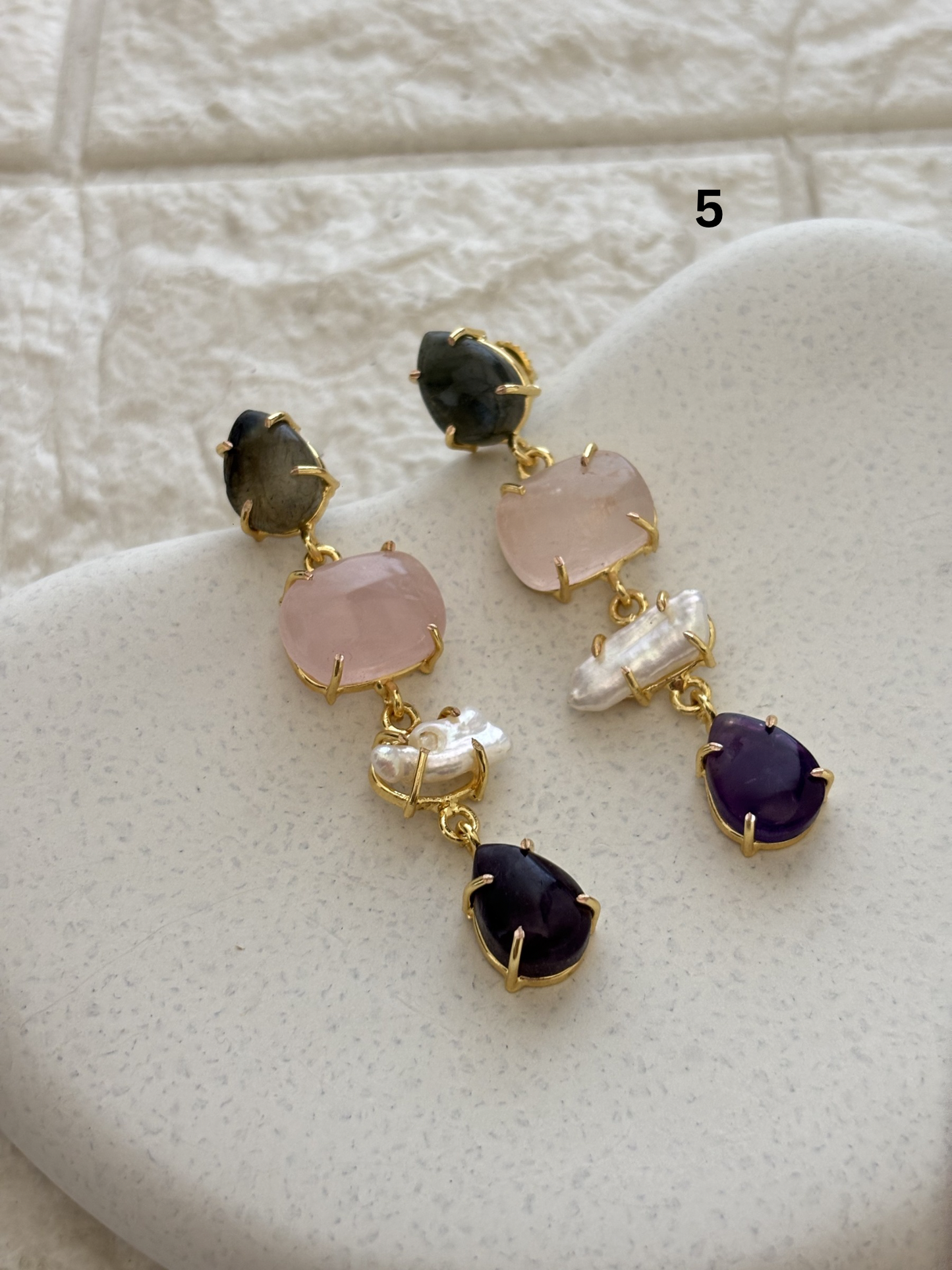 Pearl Color Natural Stone Dangler