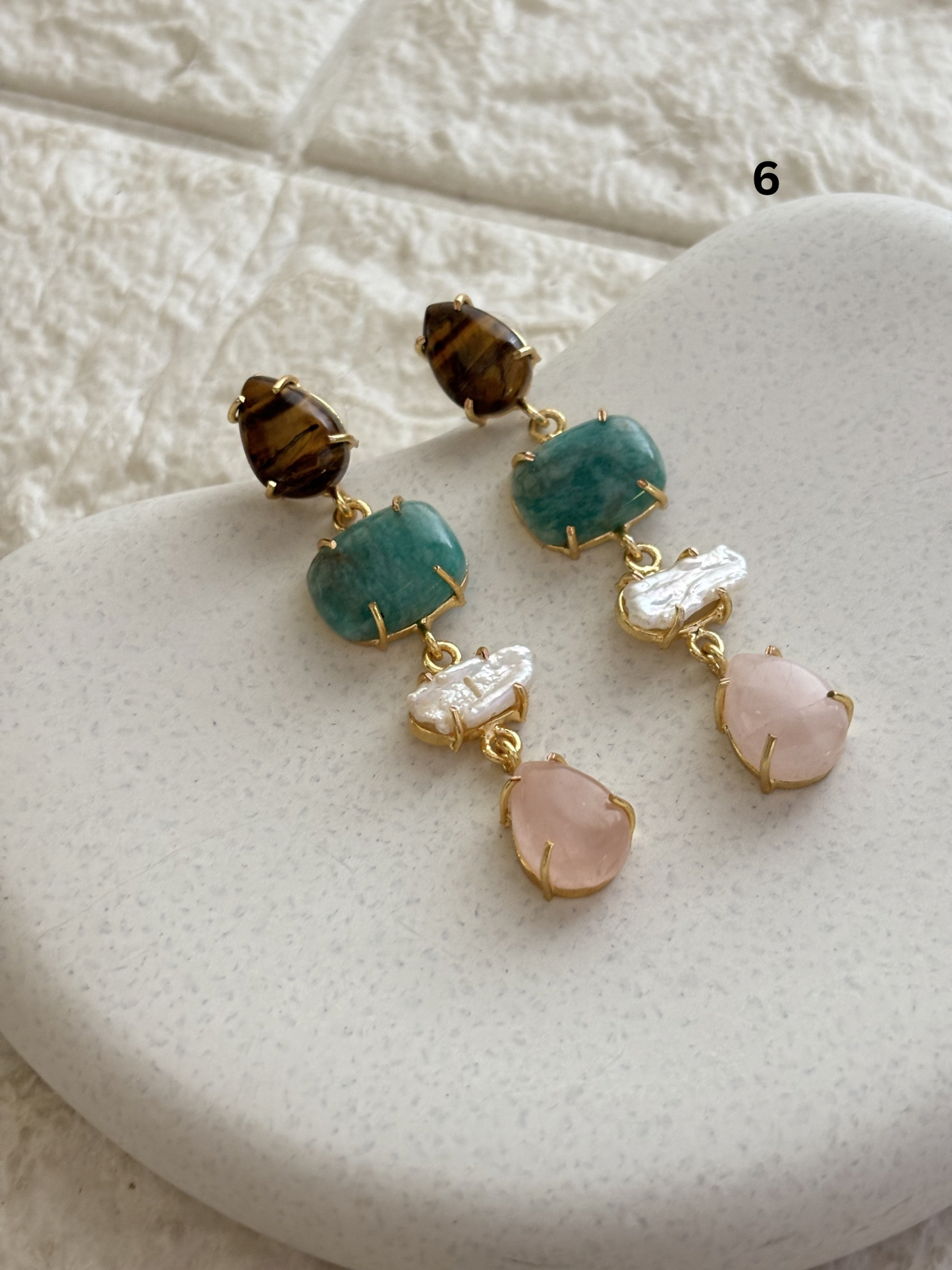 Pearl Color Natural Stone Dangler