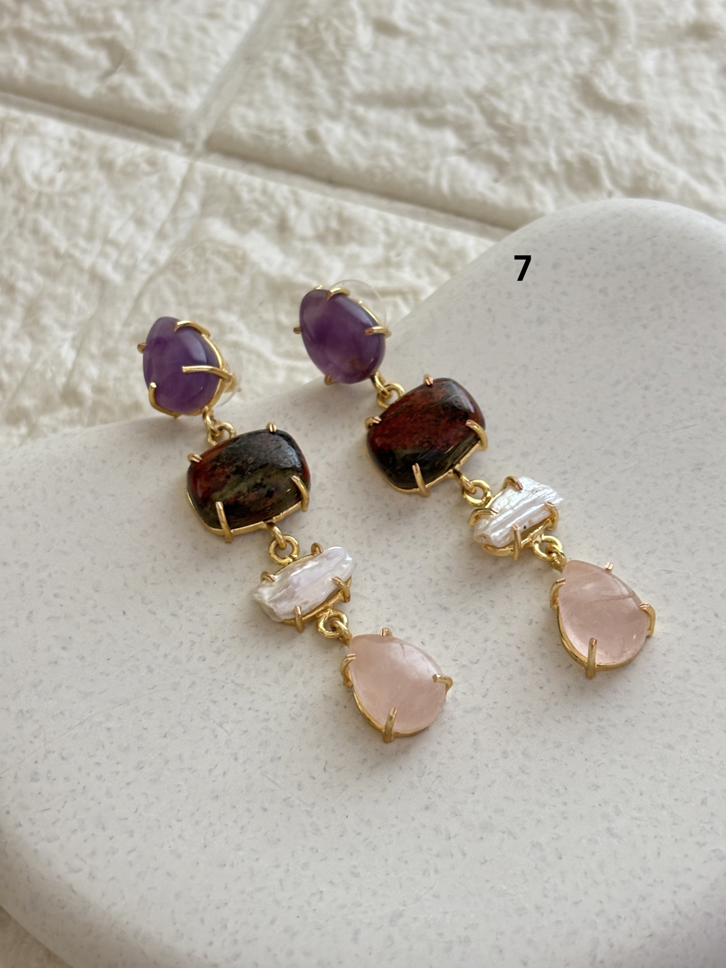 Pearl Color Natural Stone Dangler