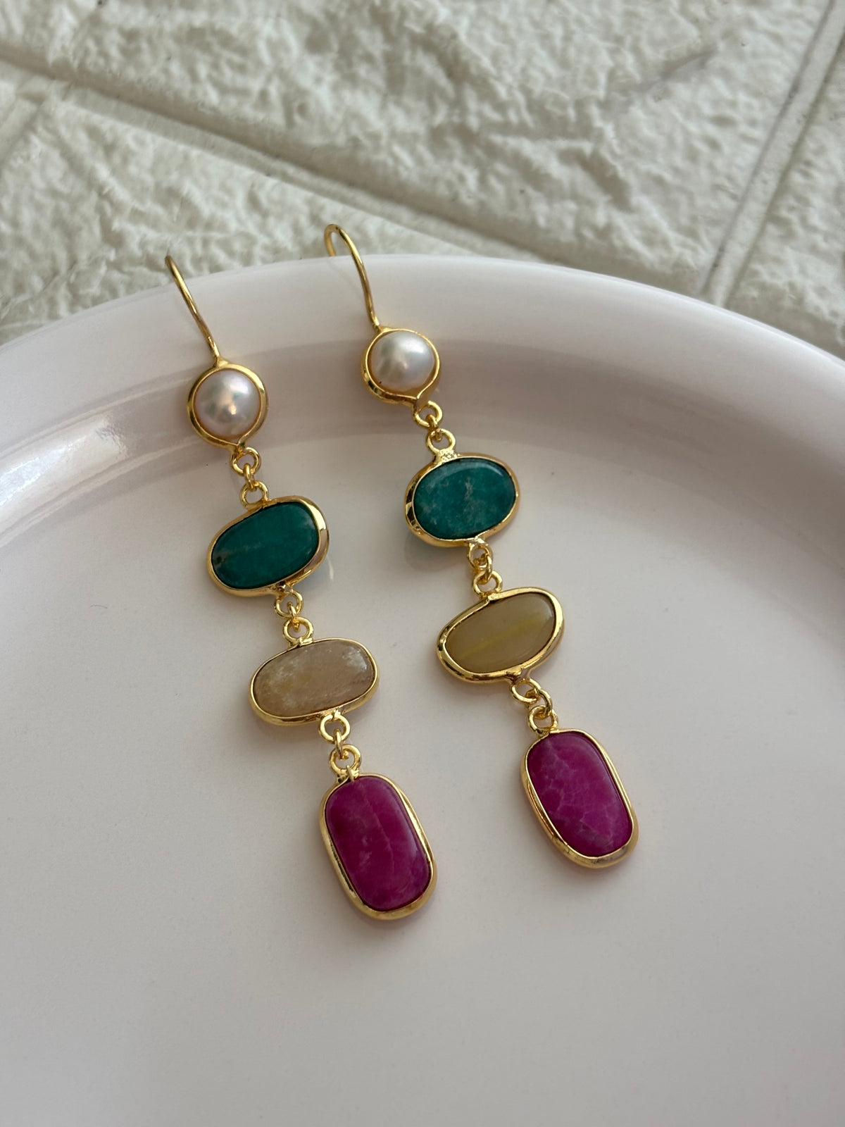 Bubbelgum Natural Stone Dangler Brass