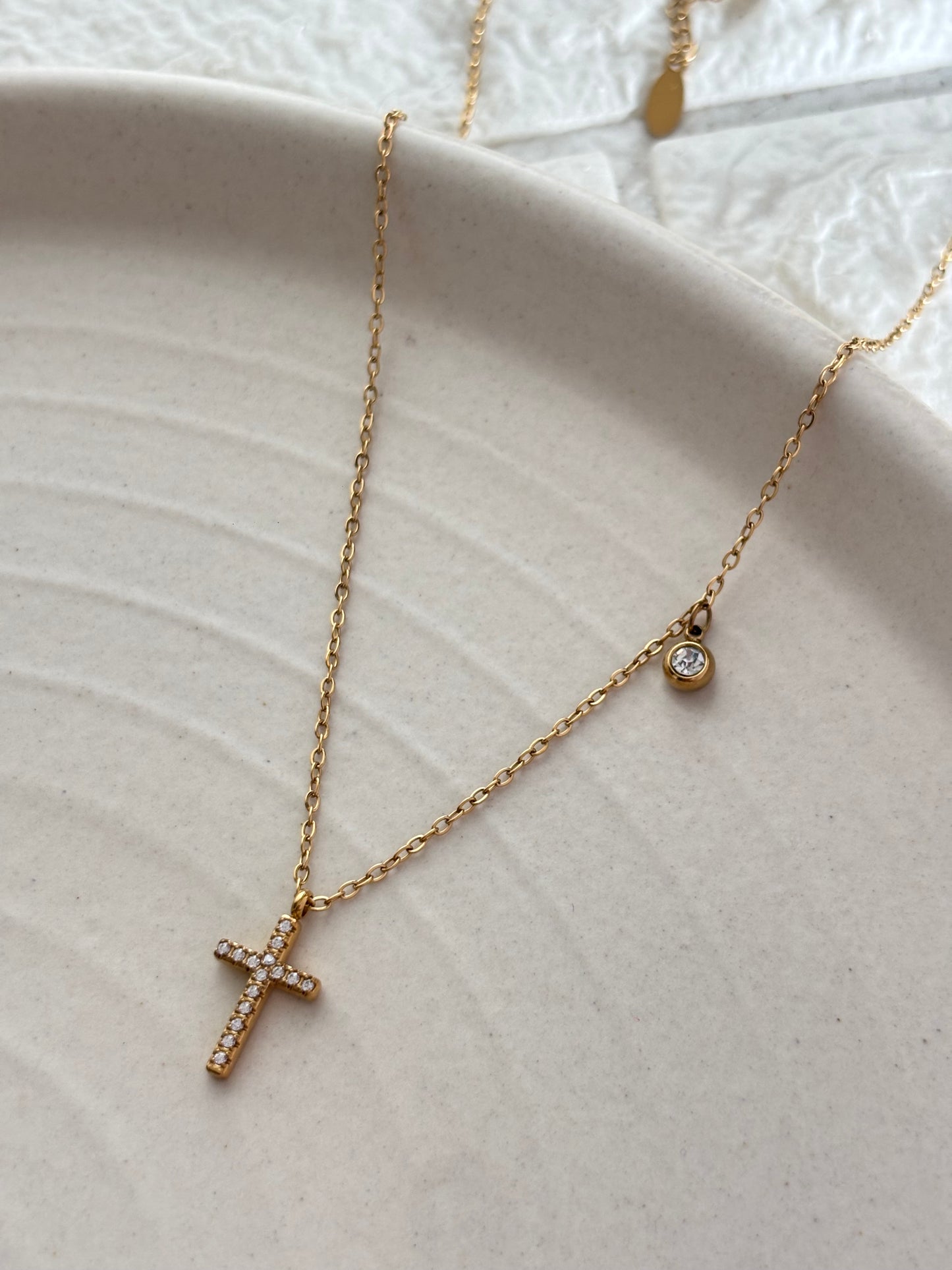 Mininmal Cross Necklace