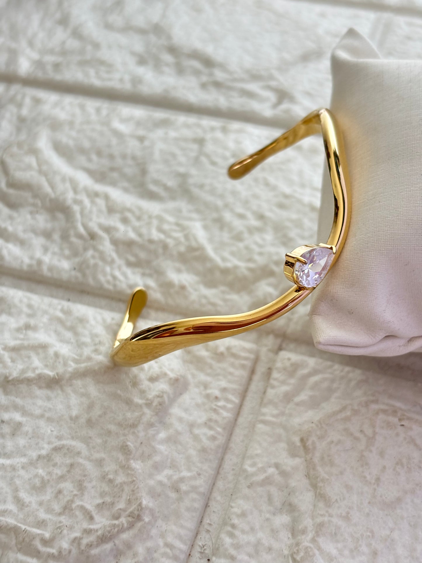 Pear Solitaire Adjustable Cuff