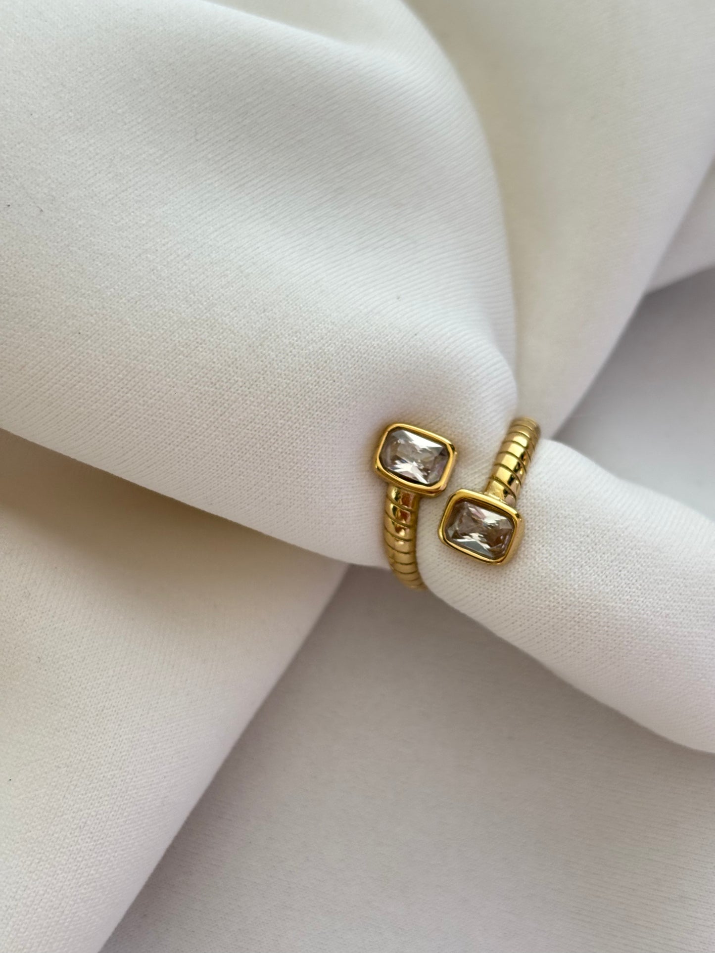 Emmy Soli Ring