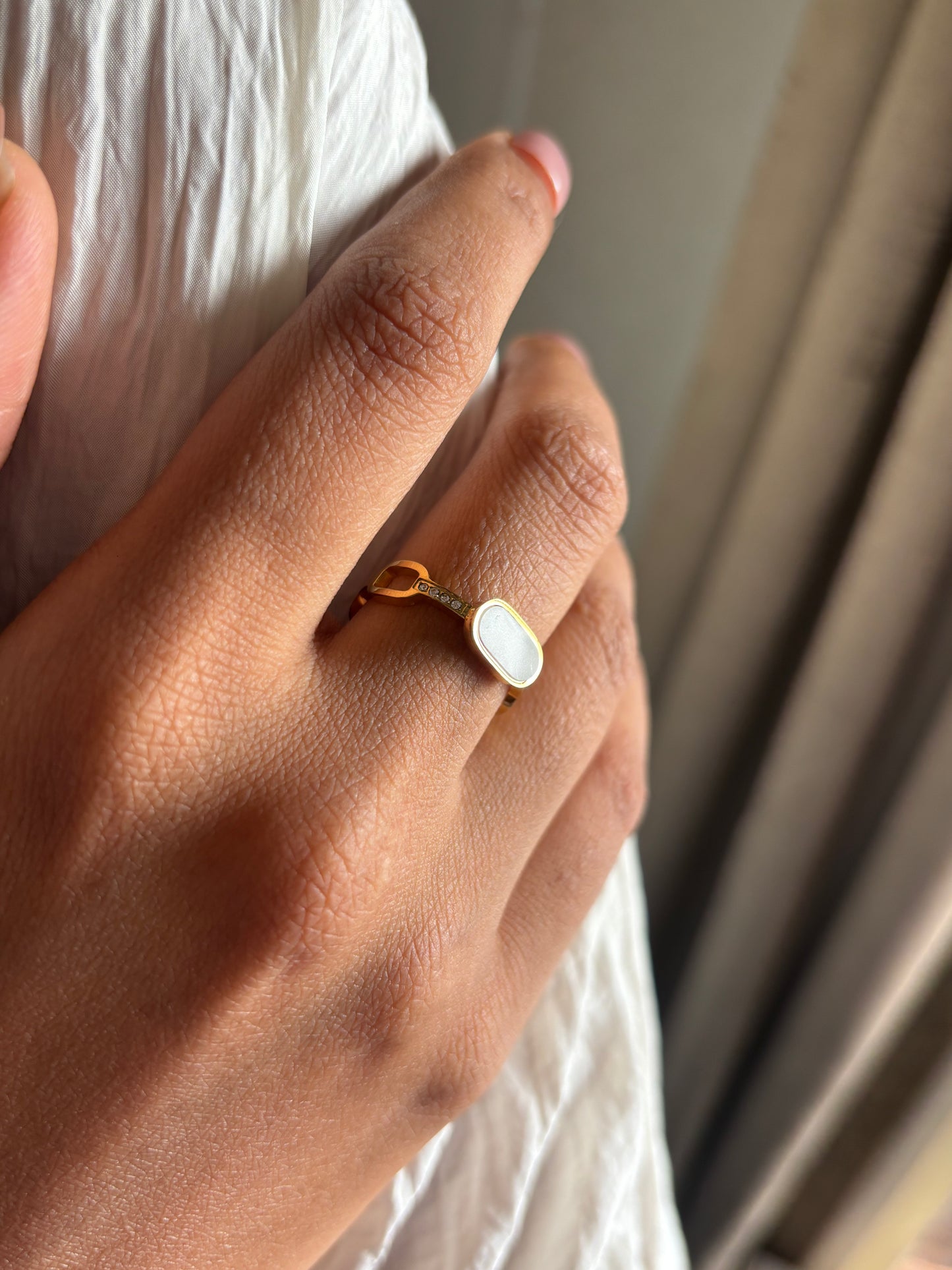 Mop Cut-out Adjustable Band Ring