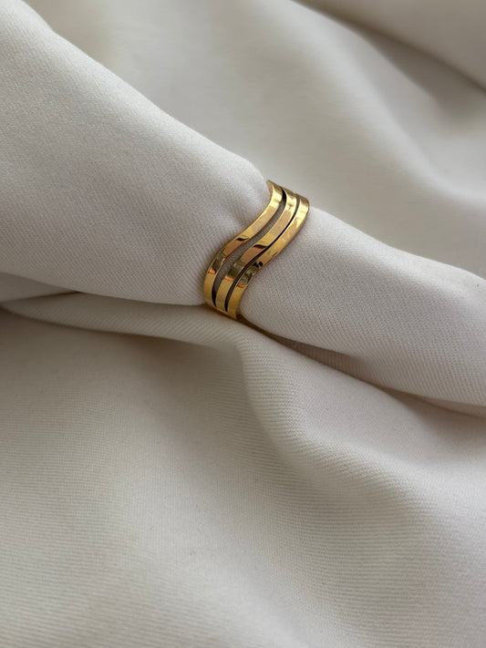 Layered Wavy Ring - Size 7
