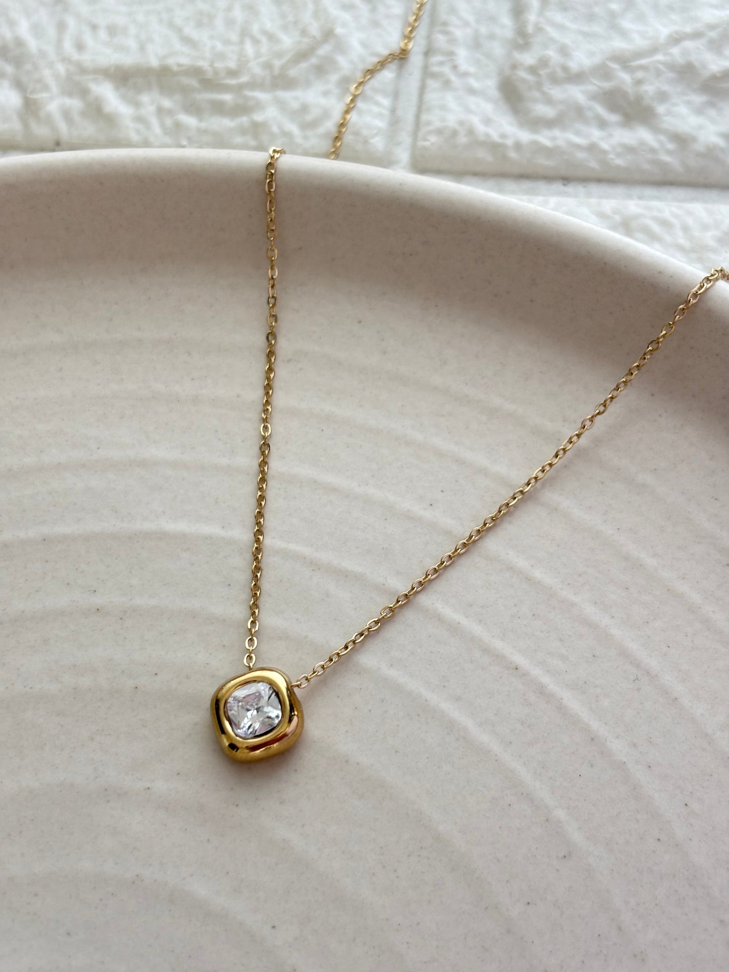 Edge Solitaire Necklace