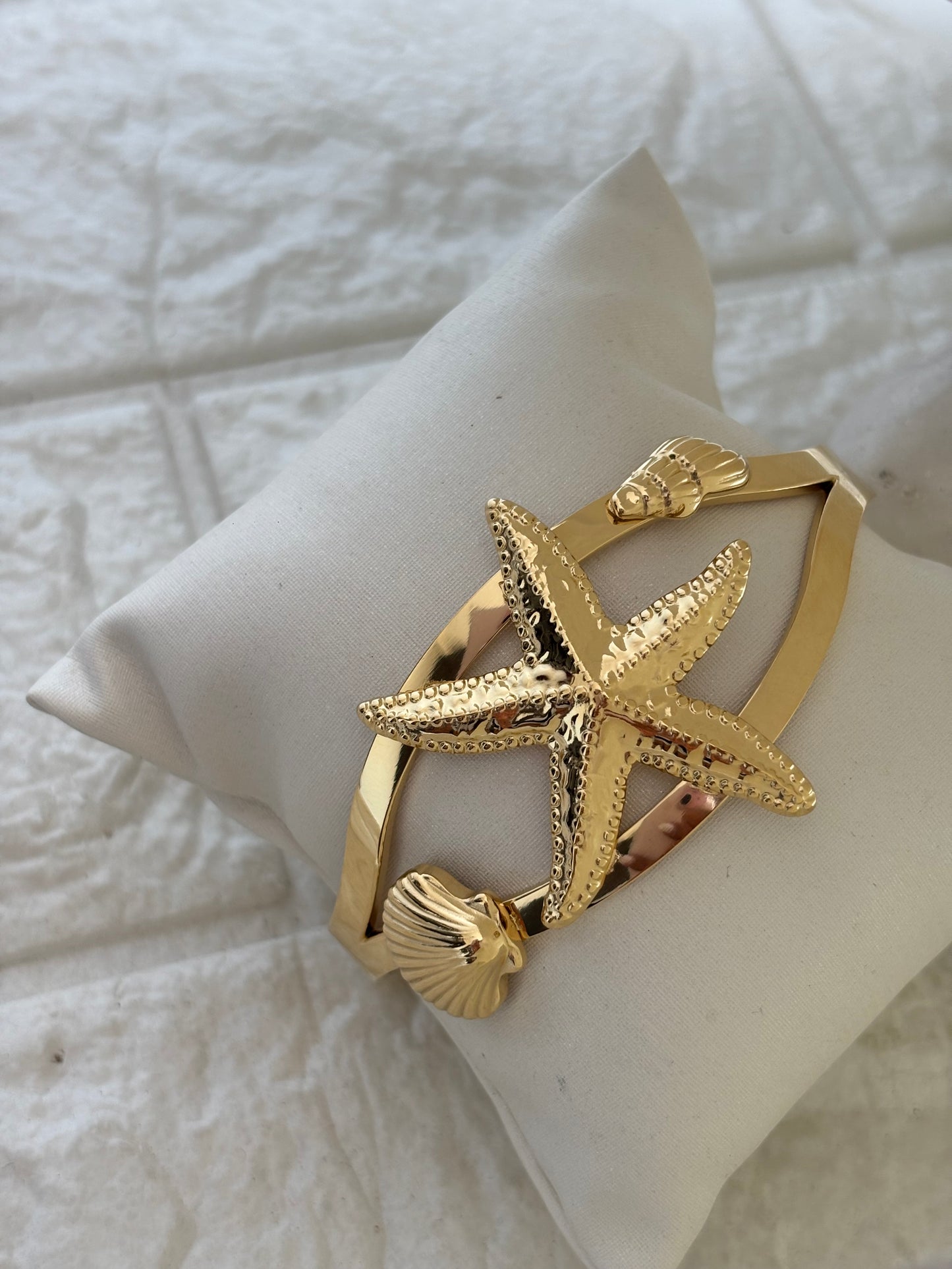 Ocean Star-Shell Adjustable Cuff