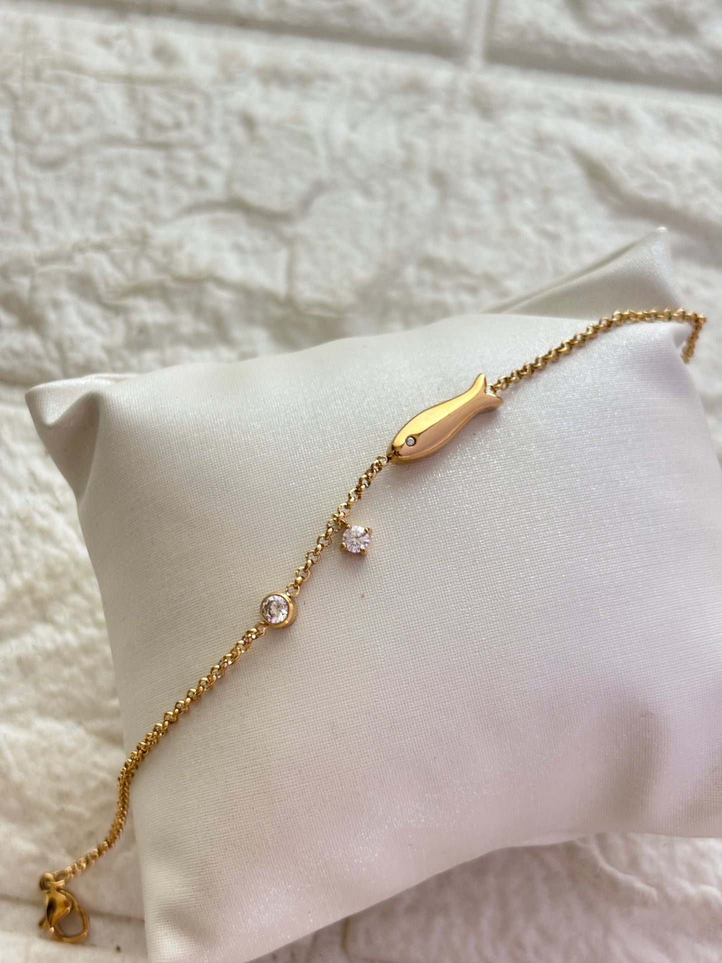 Minimal Fish Bracelet