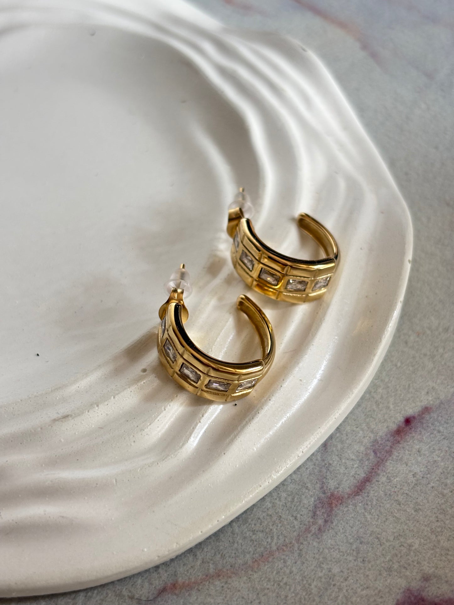 Aera Studded Earring