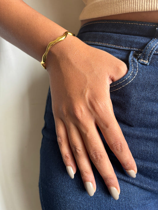 Airy Adjustable Cuff