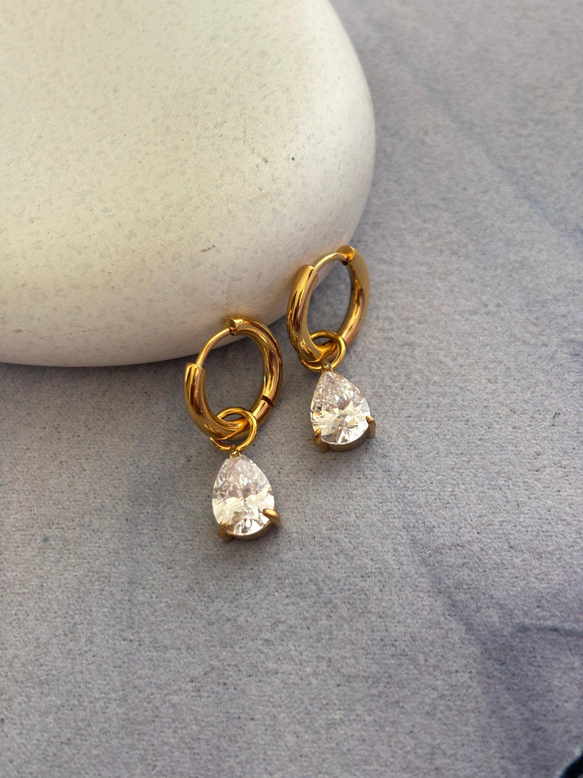 Pear luxe solitaire huggies