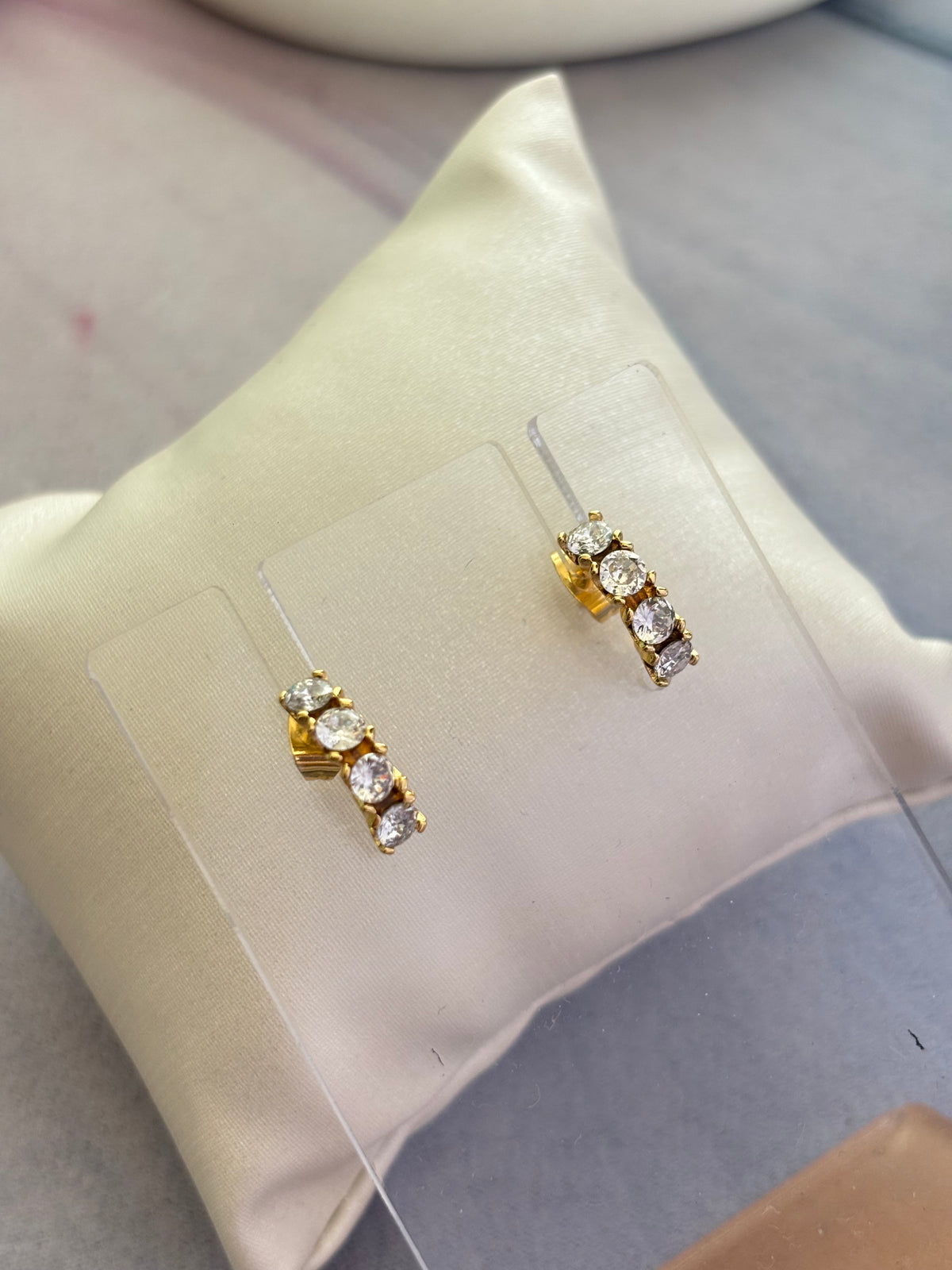 Elle Studded Earring