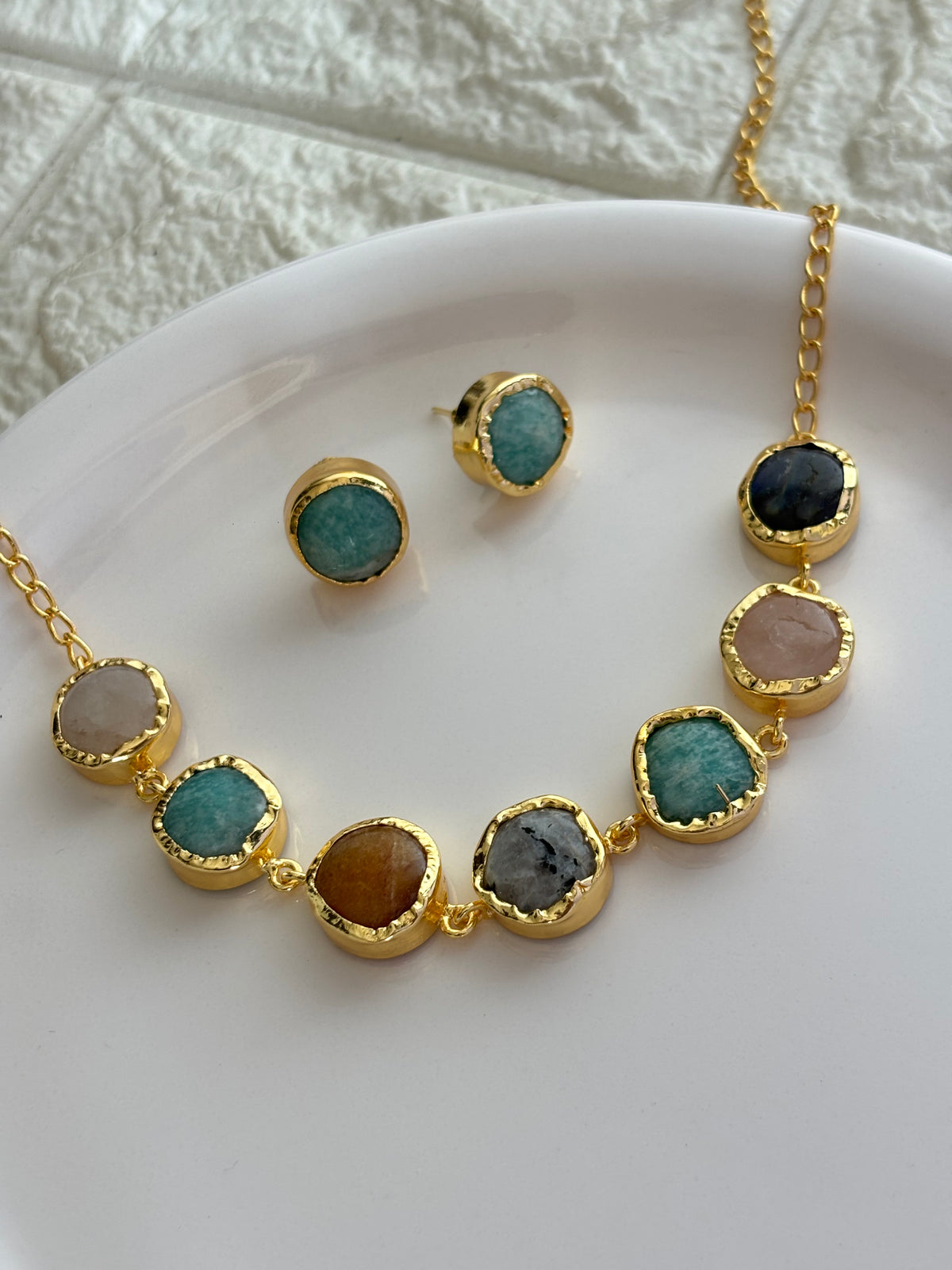 Pop Multi-color natural Stone Choker Set - Brass