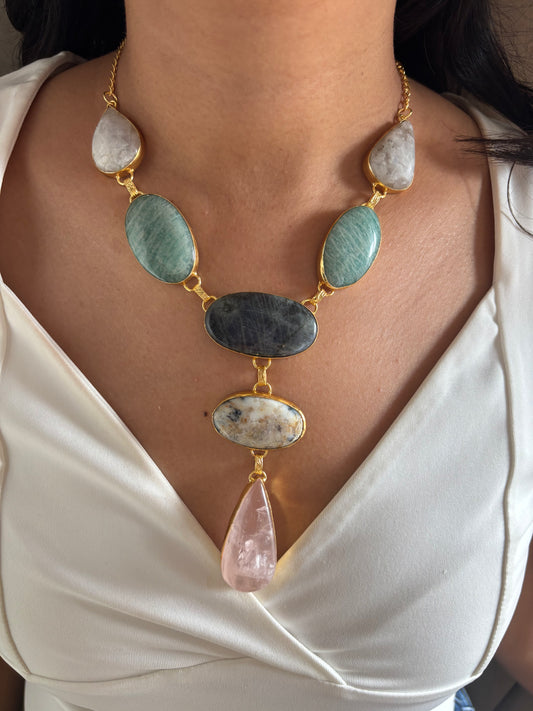 Queen Statement Y-Necklace Set Brass