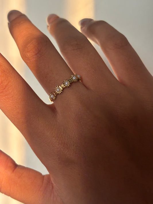 Pearl Bloom Band Ring