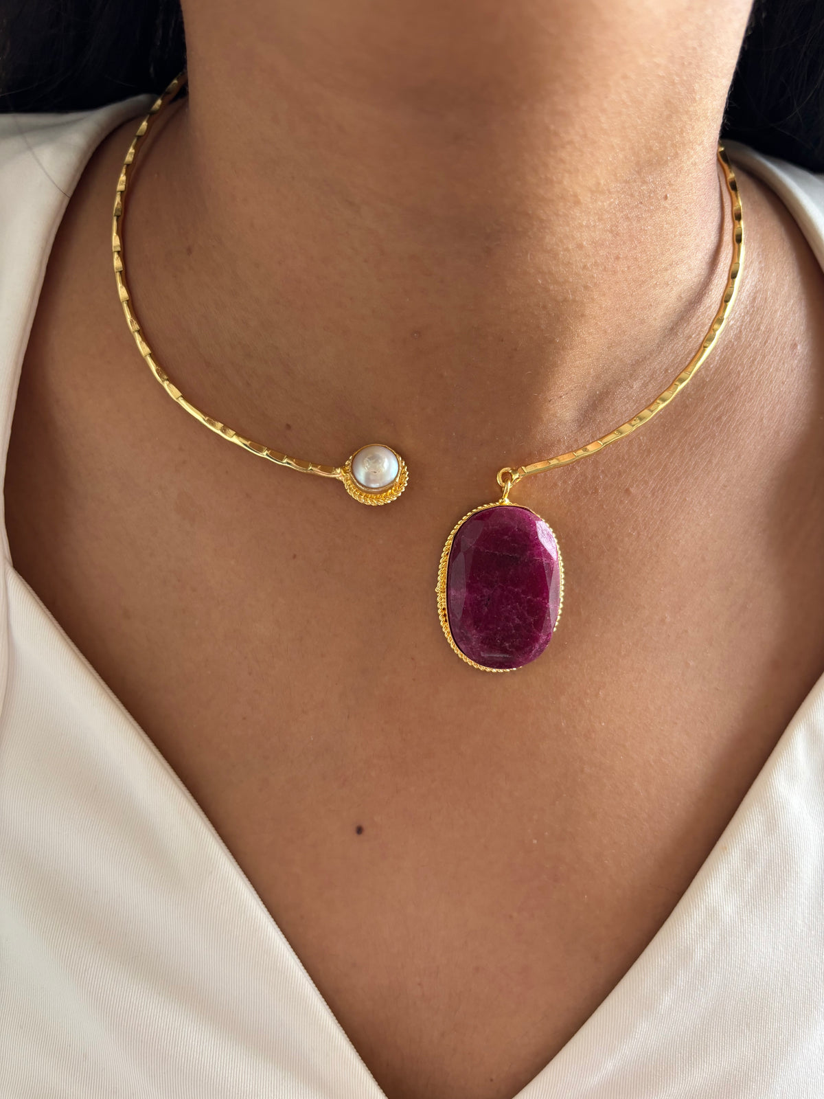 Ruby Pearl Hasli-Brass